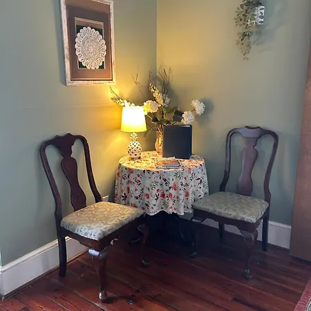 Barksdale House Inn-3